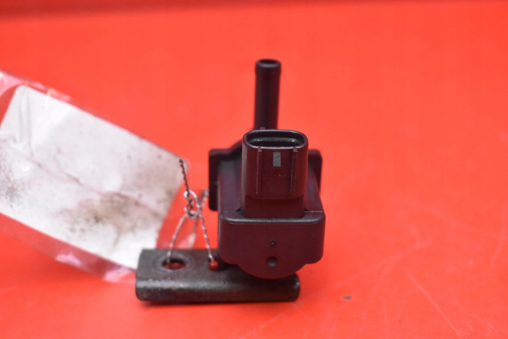 фото №5, Клапан вакуумa 90910-12259 toyota prius ii xw20 1.5 vvti 78 km гибрид