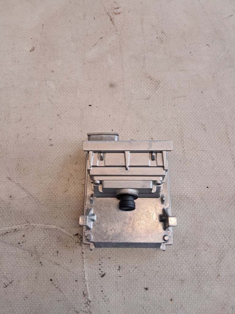 Камера асистент поперечина renault trafic iii 284626488r 23r Доставка