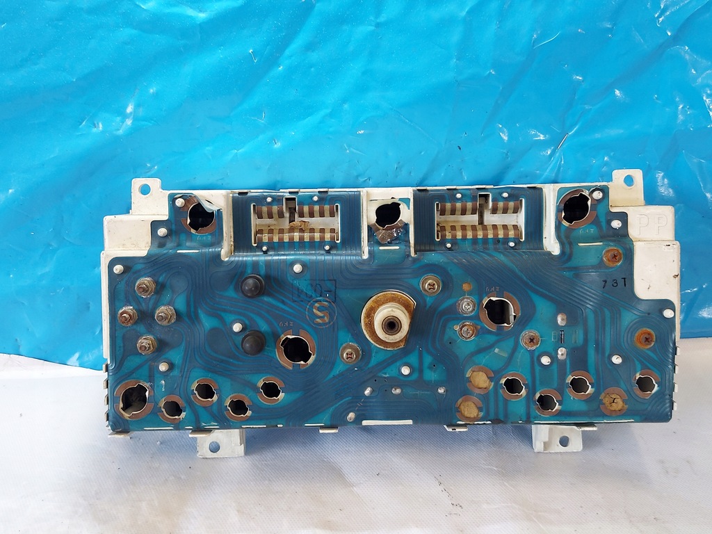 фото №8, Счетчик приборная панель mitsubishi colt 1987r mb424609