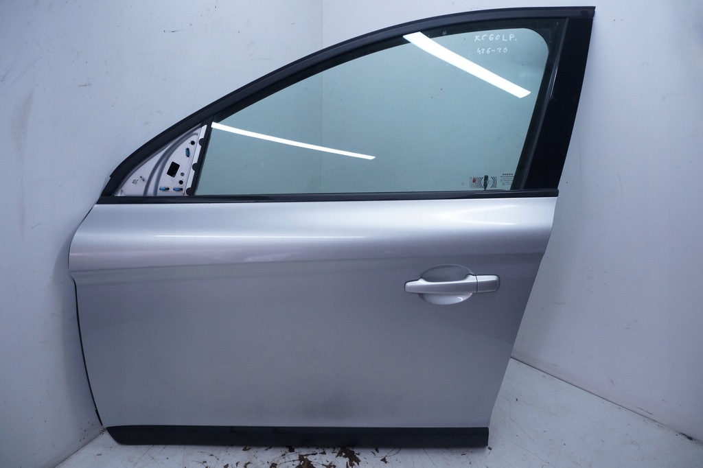 фото №1, Volvo xc60 i дверь левая передние левый перед 426-26