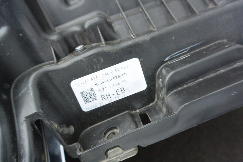 фото №8, Лампа фара права led ford f150 21- r