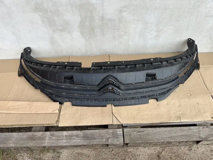 фото №1, Решітка радіатора citroen berlingo iv