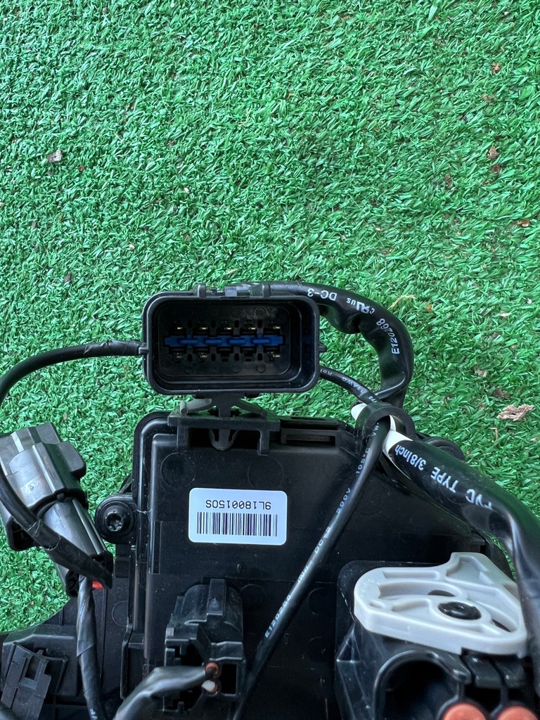 фото №8, Крышка разъём зарядки hyundai kona electric 86340-k4000