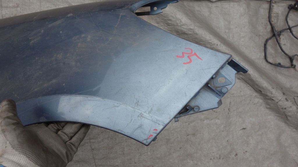 Крыло  правый  renault clio 3 185 Доставка