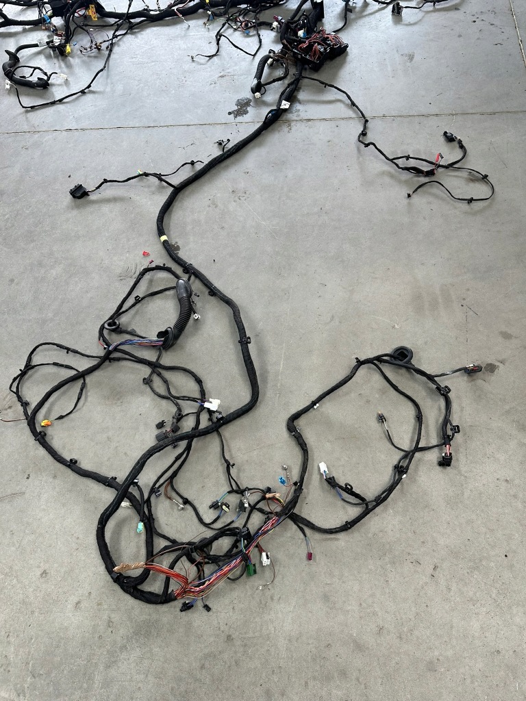 Електропроводка автомобіля, джгут автомобіля mercedes eqa w243, h243 eqa300 4matic Зі Шроту