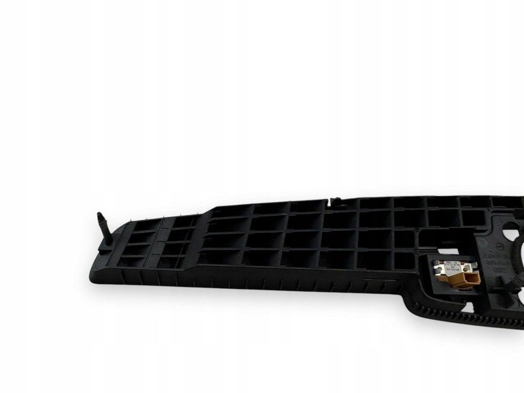 фото №6, Audi a3 s3 8p 2007 форсунки / решётки обдув панели приборной панели