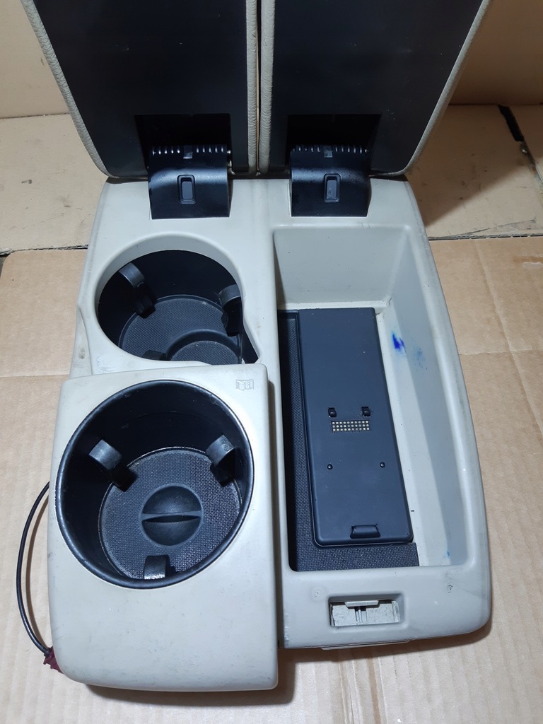 фото №11, Audi q7 4l подлокотник перед кожа кружки 4l0971178