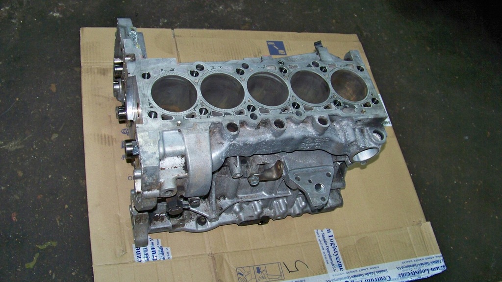 фото №1, Vw t5 2.5 tdi axd 04r блок двигуна