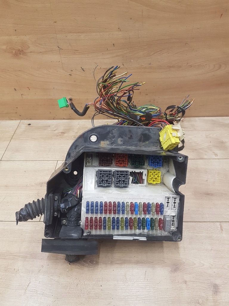 фото №1, Коробка запобіжників volvo v70 2.4 16v