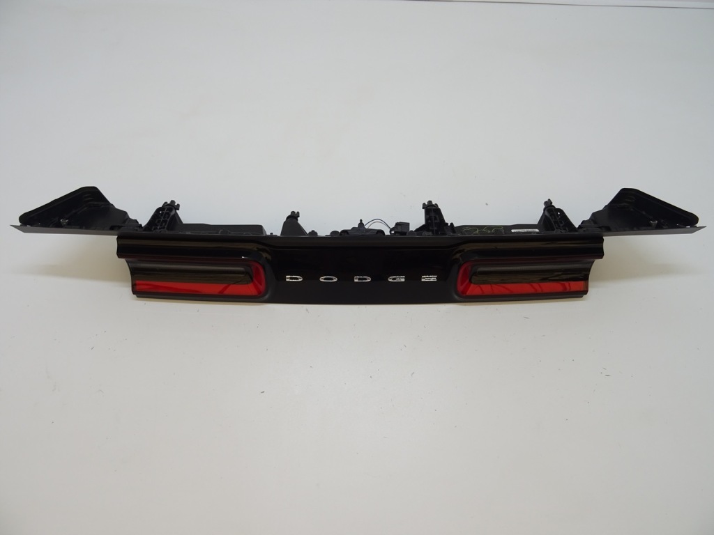 фото №3, 2015-2023 challenger лампа задняя задняя средняя оригинальная led 2020 rok