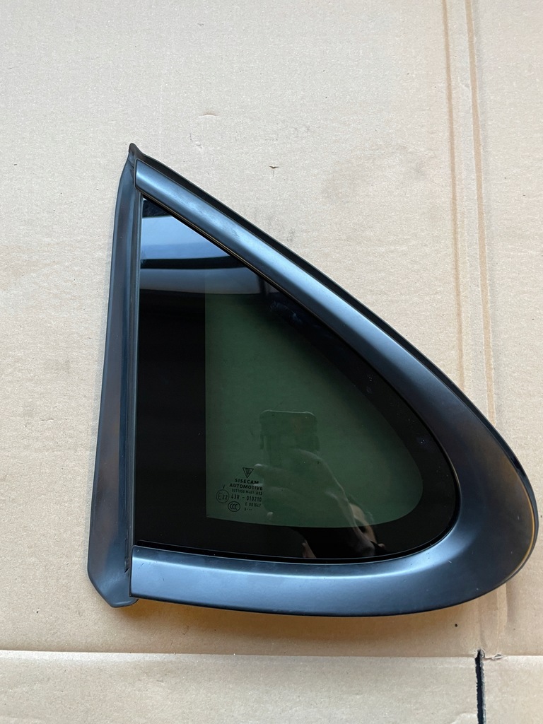 фото №1, Porsche panamera 971 стекло кузовная левая рамка