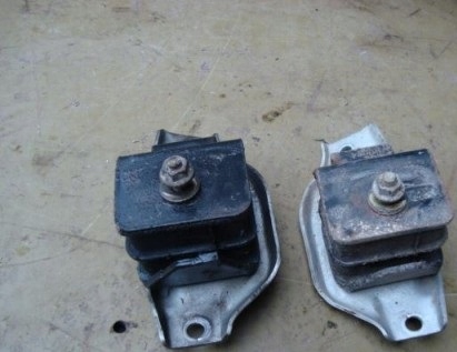 фото №1, Subaru legacy 2.0 03-07 кронштейн двигателя