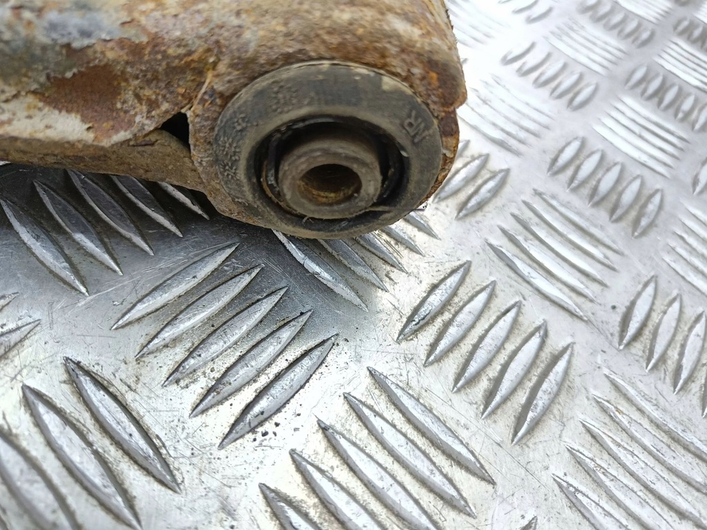 фото №6, Opel astra h 2006 перед сторона правая нижний рычаг передний