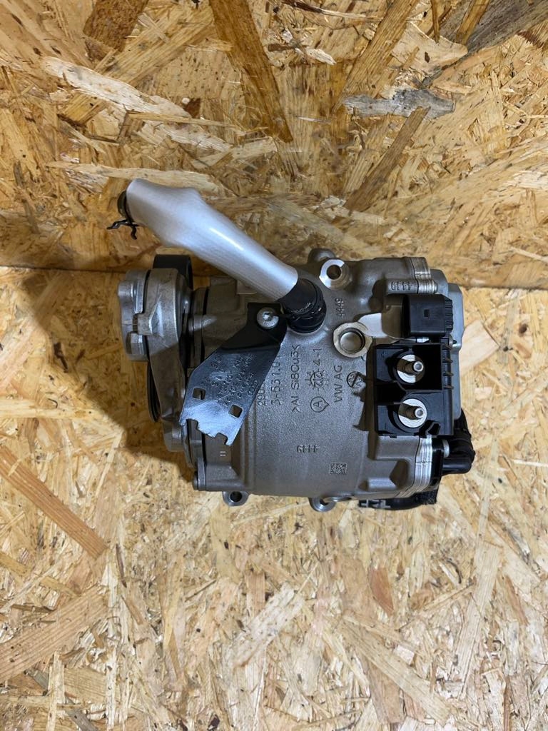 Комплектный  генератор audi q7 q8 3.0 tdi 22r 29 km 4n0903028q оригинал ideał с Разборки