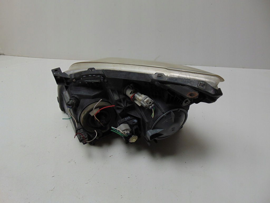 фото №9, Лампа правая toyota avensis t25 lift europa