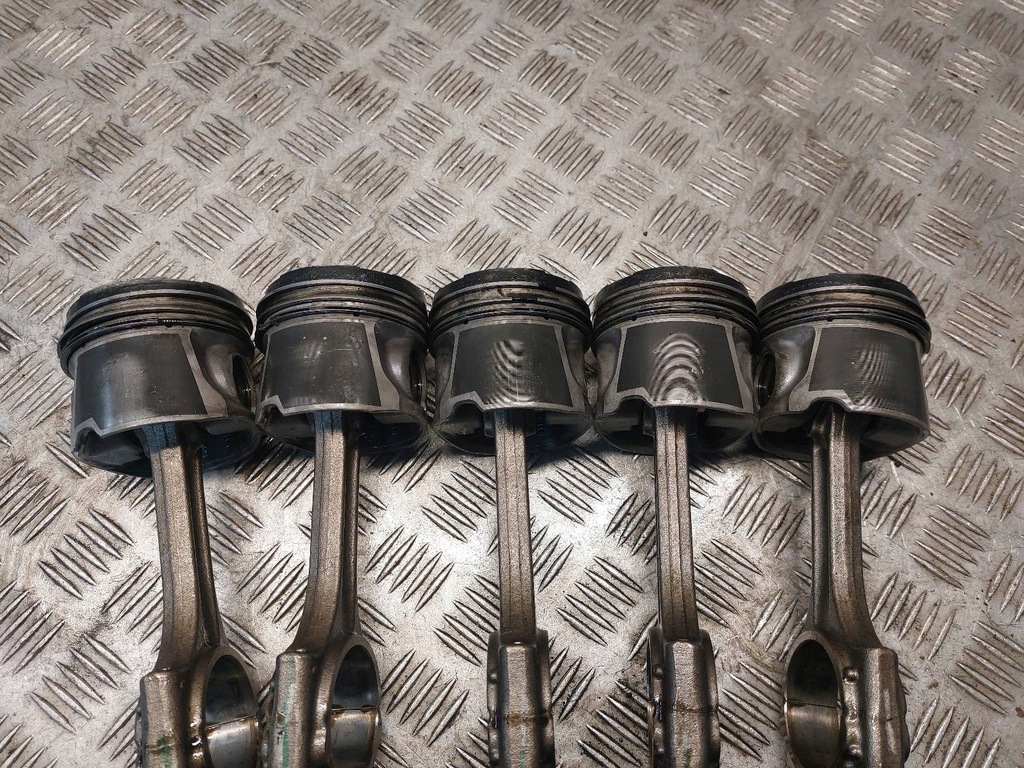 фото №5, Поршень + шатун volvo s60 i 2.4 d5 d5244t 81l79+