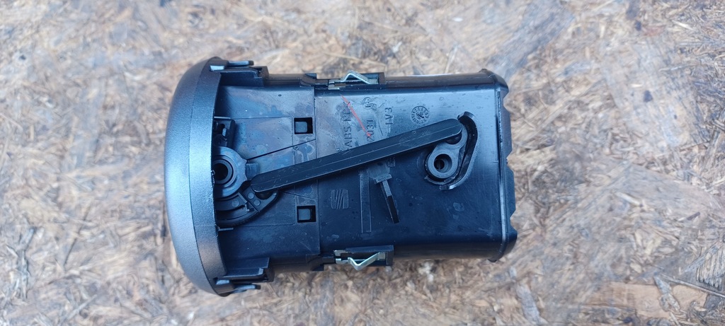 фото №12, Решётка обдув seat перед 1p0819203