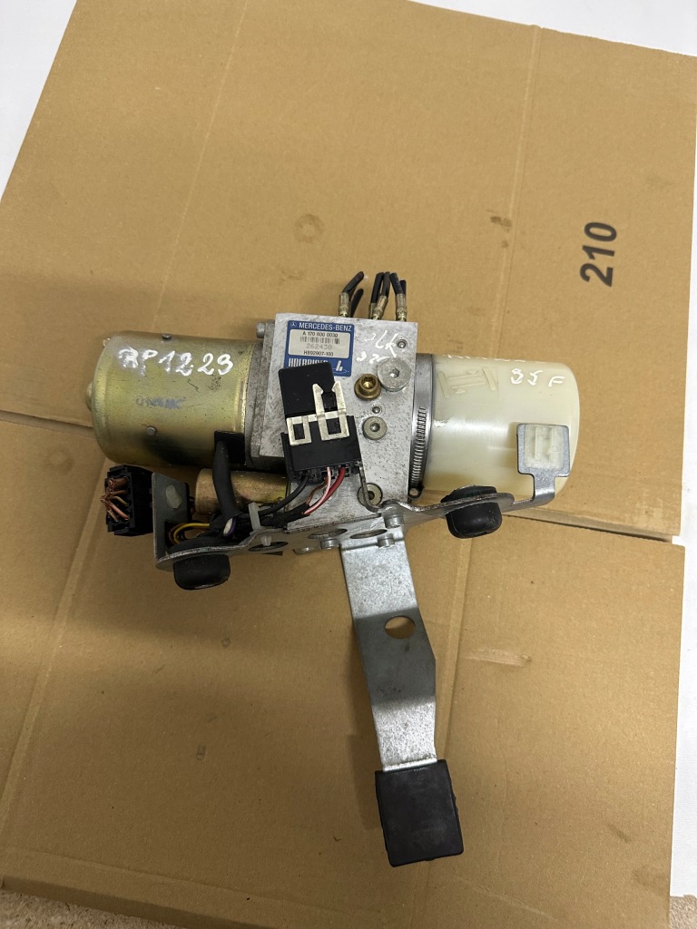 Купити Насос гідравлічна дах mercedes slk r170 a1708000030