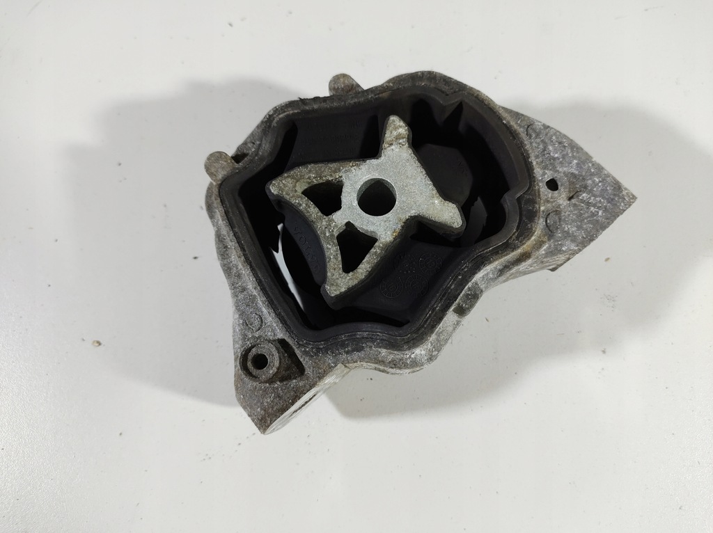 фото №8, Volvo v60 13r- подушка коробки передач