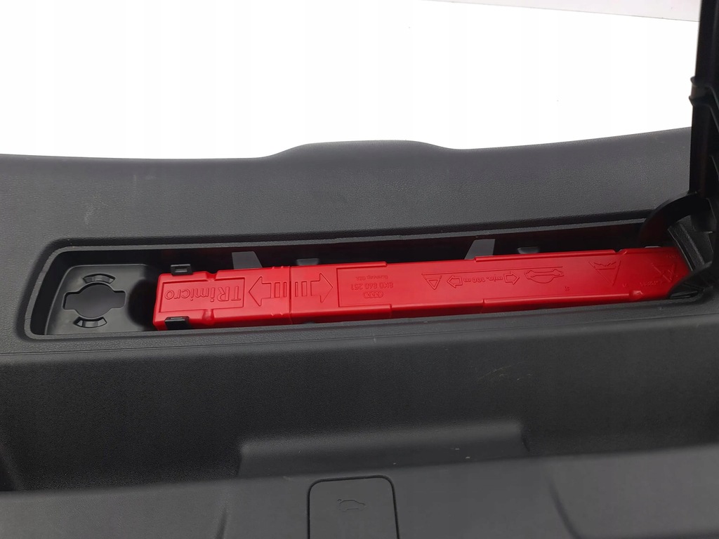 фото №8, Audi a4 s4 b9 2017 обшивка кришки задній багажника i інше елементи