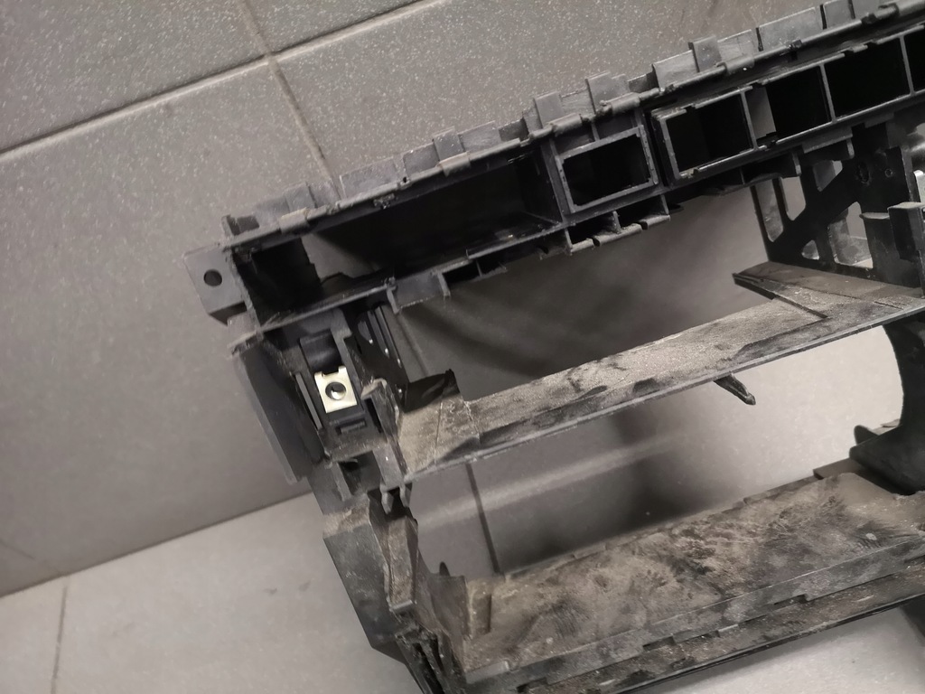 фото №2, Рамка радио корзина audi a4 b6 8e0858005e