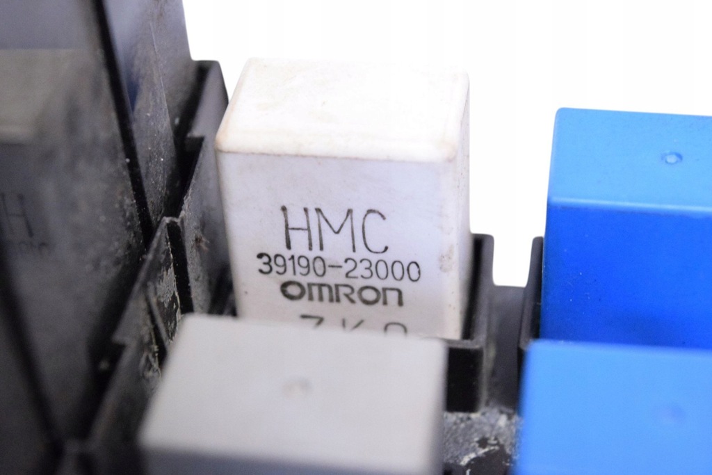 фото №12, Hyundai santa fe 2005 рамка / модуль предохранителей