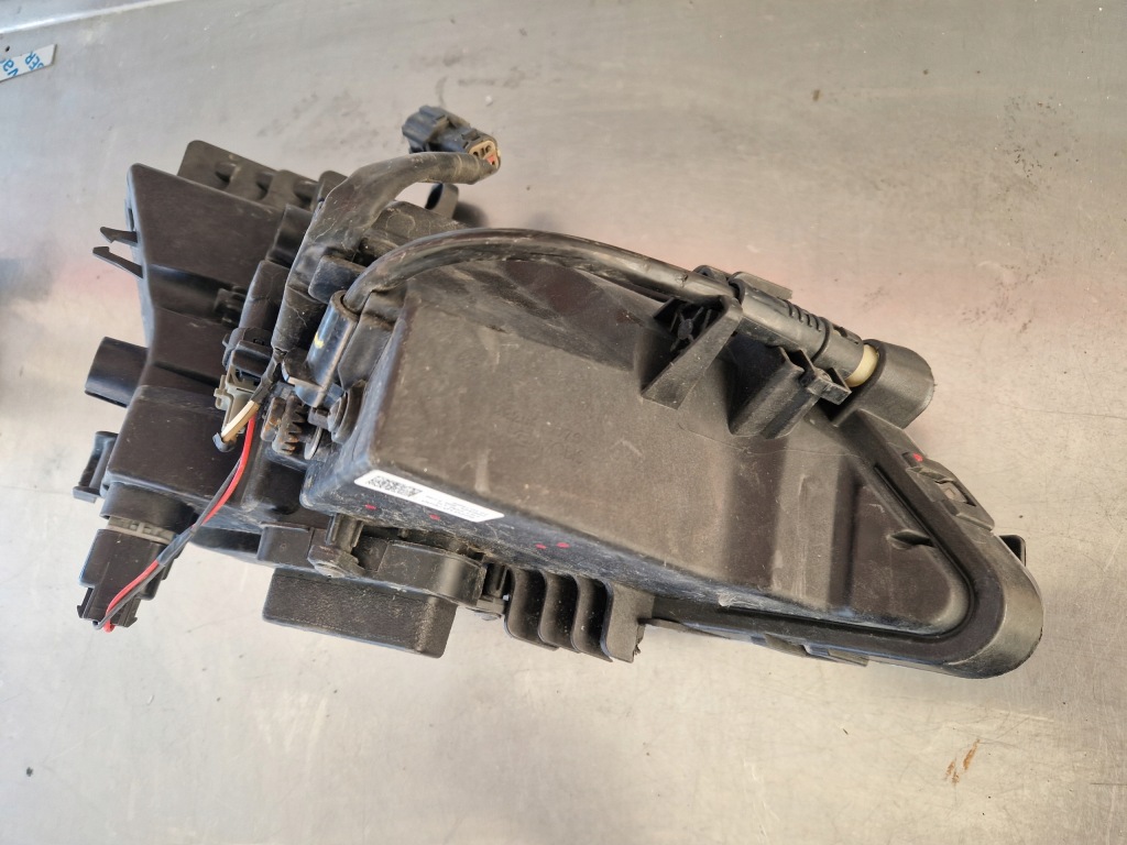 Купить Hyundai tucson 3 рестайлинг  18- противотуманная фара led drl левый перед 92201-d7600