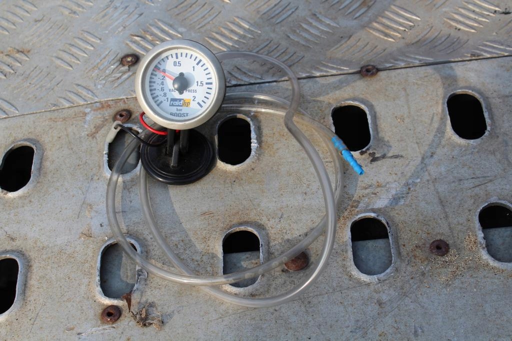 фото №1, Приладова панель тиску turbo subaru forester