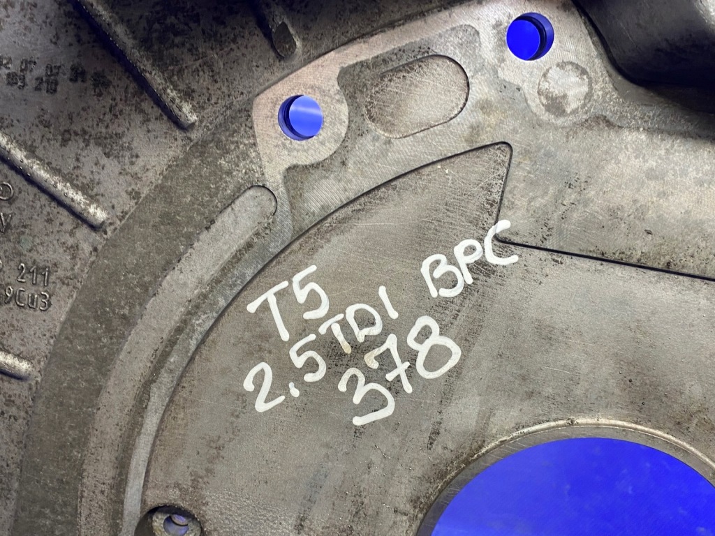 Купить Корпус распределительного вала vw t5 touareg 2.5 tdi bpc 070109211