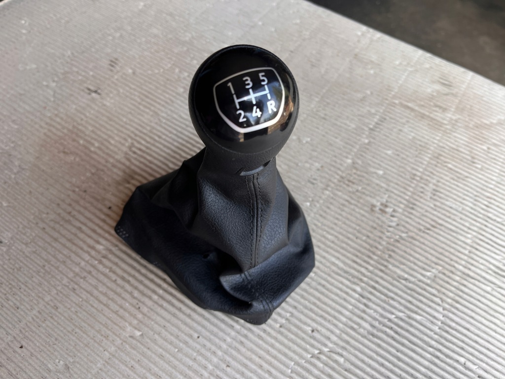 фото №1, Vw up ручка чохол 1s0711113t