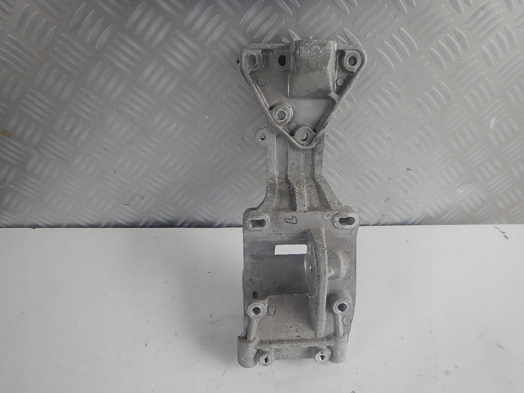 фото №1, Volvo c30 s40 v50 c70 2.5t кронштейн основа