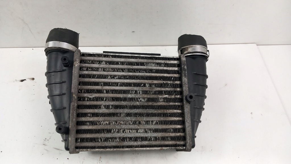 фото №1, Vw golf gt v 2.0 fsi интеркулер 8e0145806m