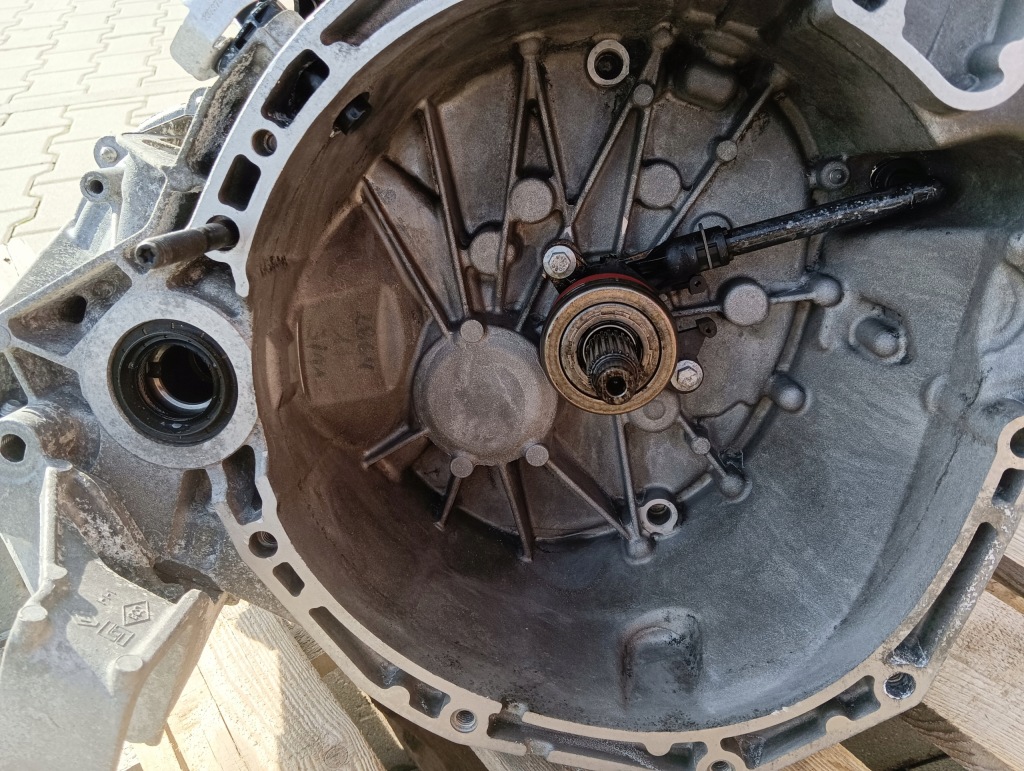 фото №2, Коробка передач передач механічна коробка передач renault megane iv dacia kod tl4087 пробіг 39 tys