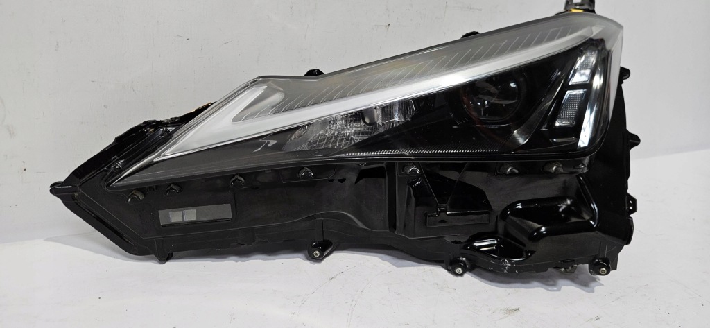 Купити Лампа лівий перед lexus ux 18- оригінал koito 76-41