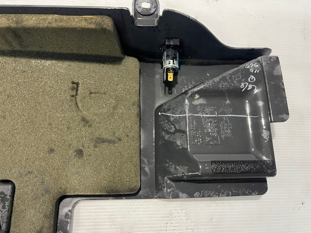 Mercedes w163 ml крышка защита приборная панель a163680128 Недорого