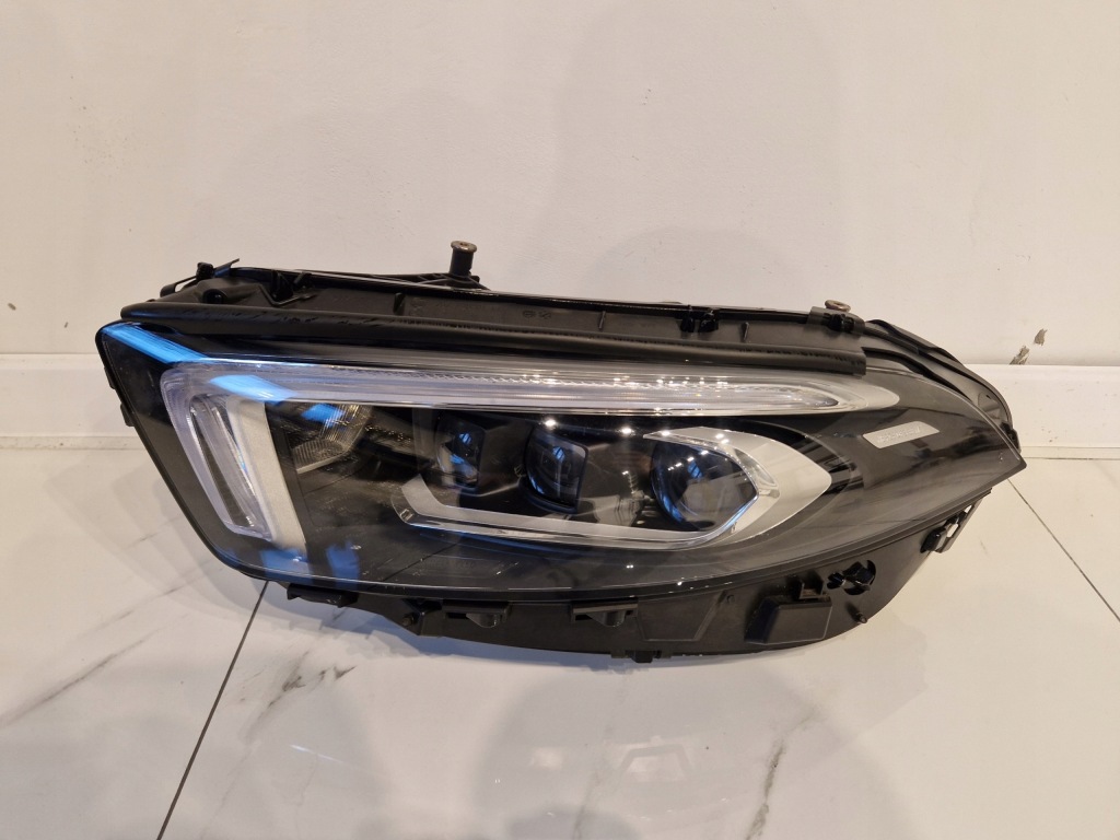 Купити Лівий фара mercedes a-klasa a1779065303 multibeam