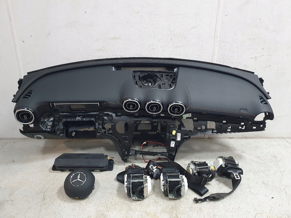Купить W206 cle 236 c236 amg панель  приборная панель кожа 3x подушки безопасности оригинал idealne