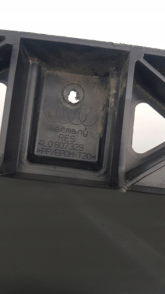 фото №9, Напрямна кронштейн бампер задня середня audi q7 05-09