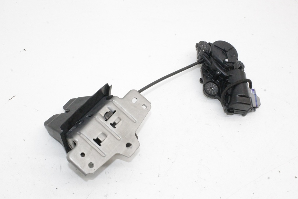 фото №7, Замок кришки багажника polestar 2 p 32149884 electric 300kw 2021