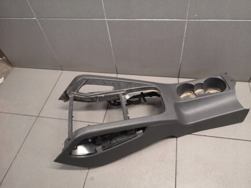 фото №1, Туннель средний чёрный vw golf v 1k0863243a