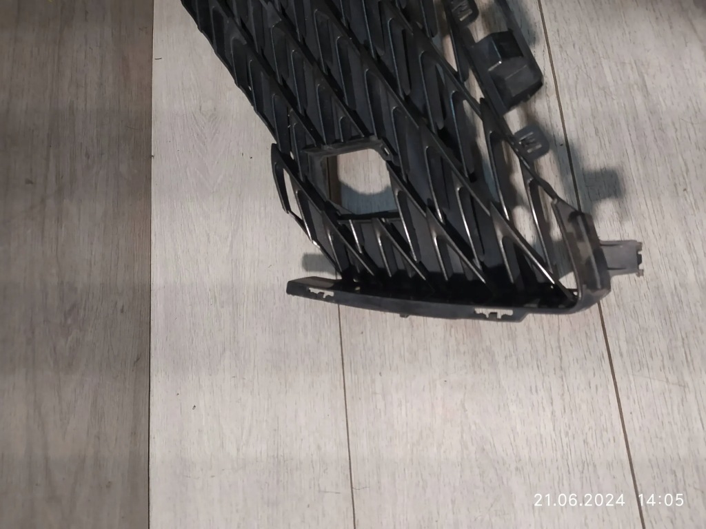 фото №2, 8954. lexus rx iv f-sport решётка средняя бампер перед 53155-48060