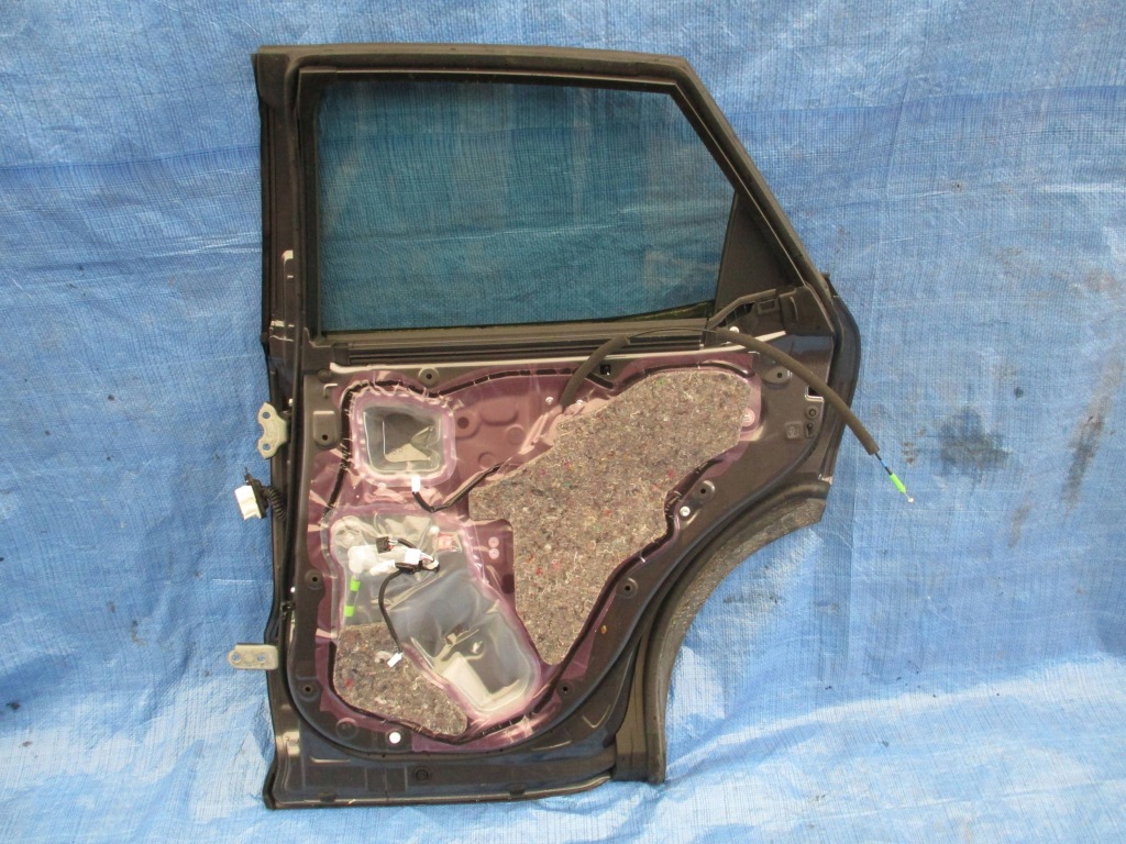 Купить Дверь задняя задняя правое  lexus lbx 24- коплектная  цвет 1l1