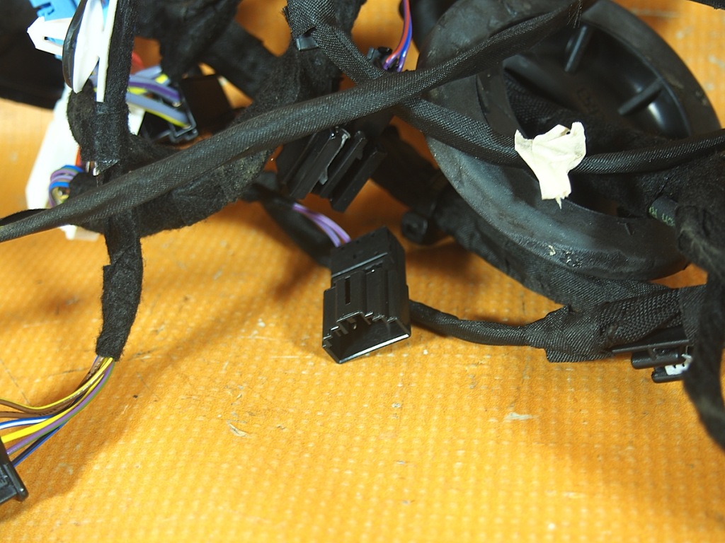 Купити Audi q3 83a 22km джгут двері перед правий камера 83a971030qc