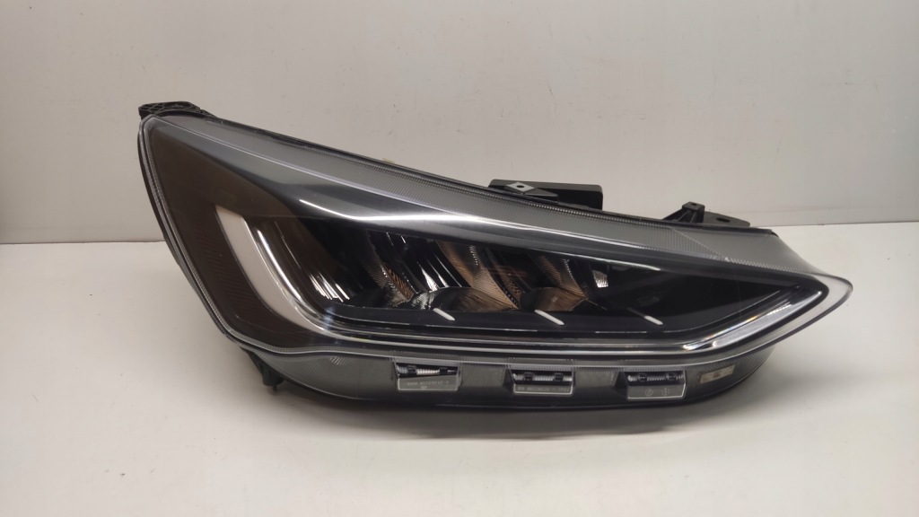 Ford focus mk4 рестайлінг  фара led фара правий Ціна