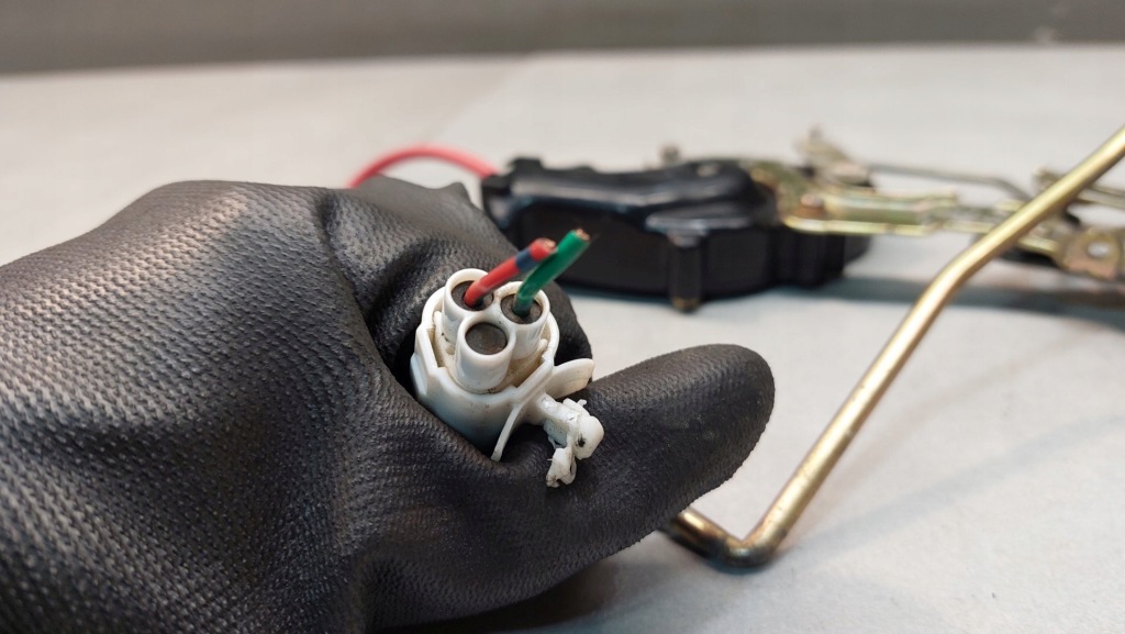 фото №4, Замок дверь левый задняя suzuki wagon r+1.0