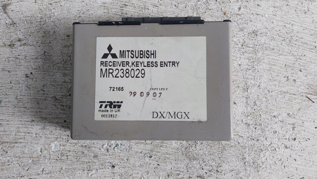 фото №1, Mitsubishi carisma space star - блок управления модуль замка центрального/ mr238029