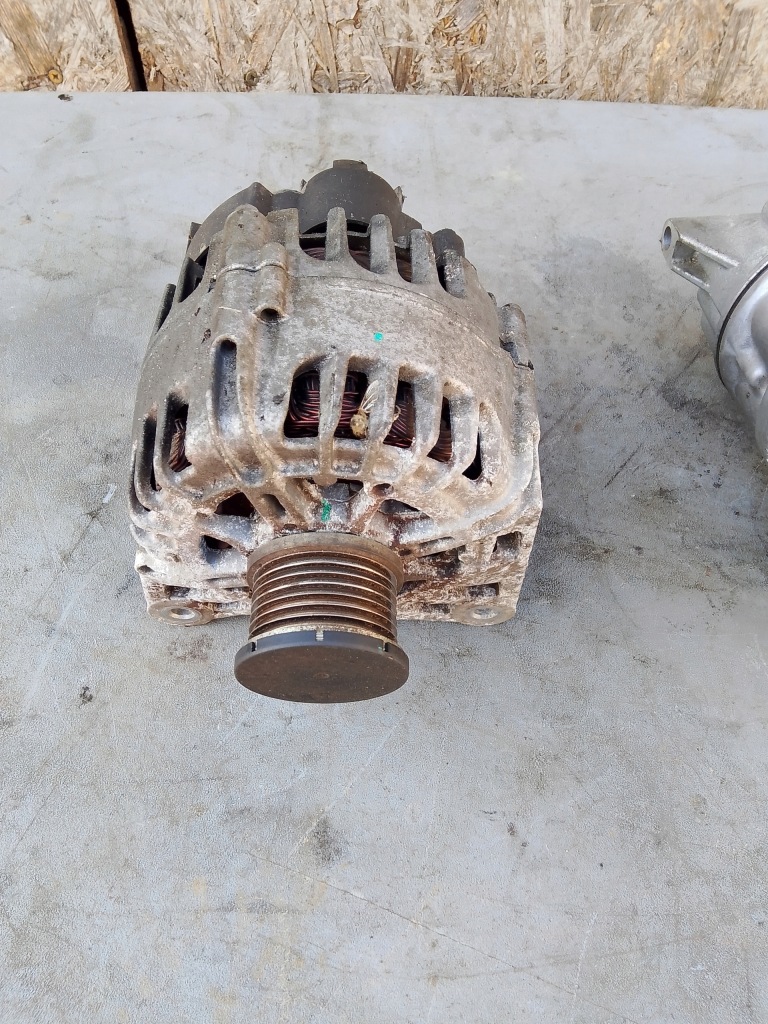 Купить Генератор renault captur 1 1.2 tce 231007842r