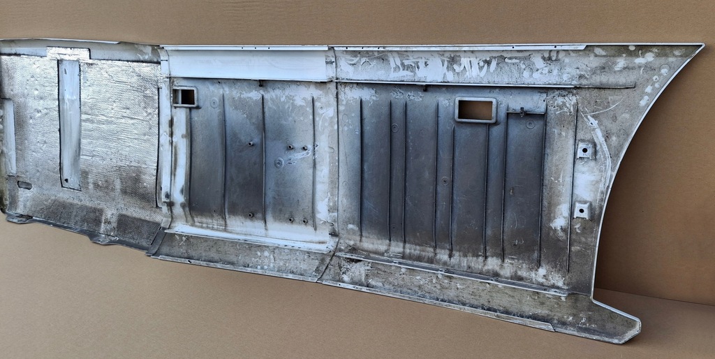 фото №9, Scania r s спойлер międzyosiowy обшивка панель захист 2338061 2338038