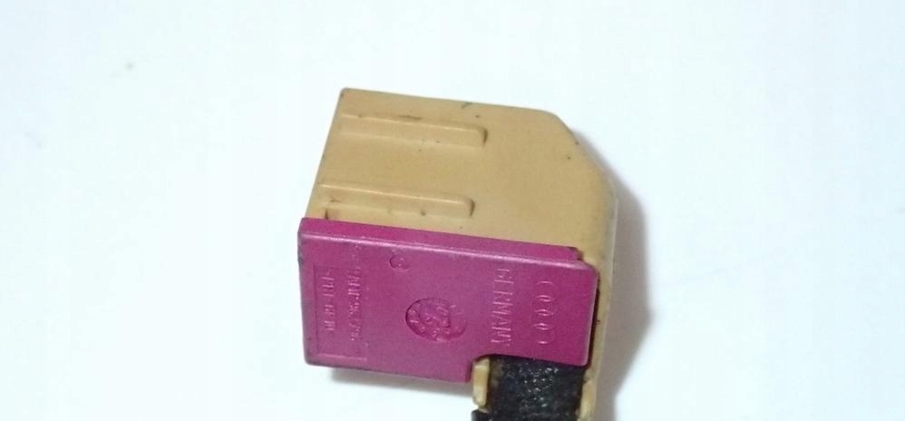 фото №7, Колодка соединитель штекер коричневый różowa audi 4a0972603