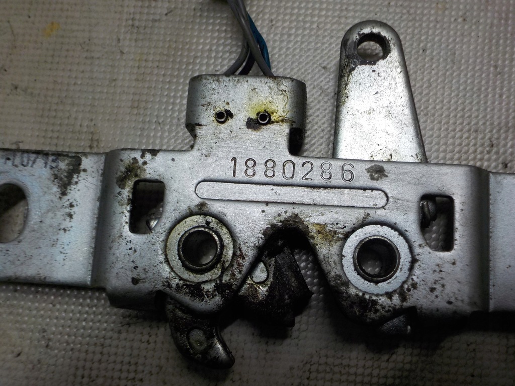 фото №2, Scania r замок бардачка